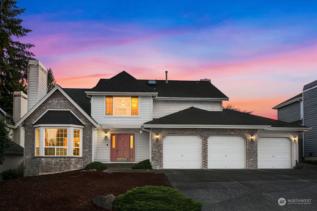 Photo of 16027 SE 171st Place, Renton, WA 98058 (MLS # 2017434)