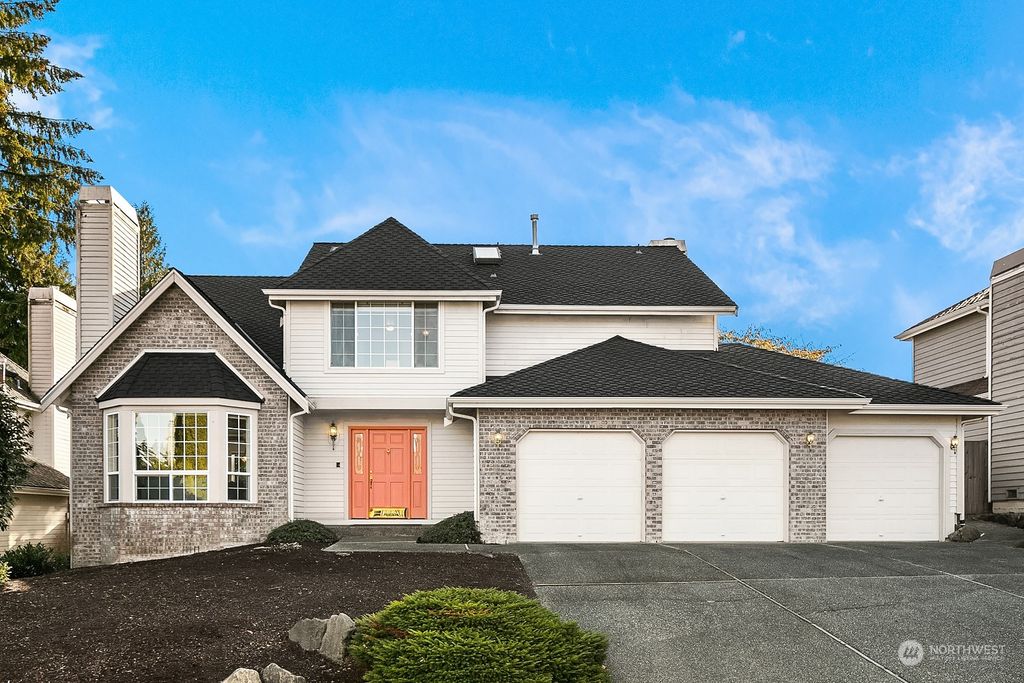 Photo of 16027 SE 171st Place, Renton, WA 98058 (MLS # 2017434)