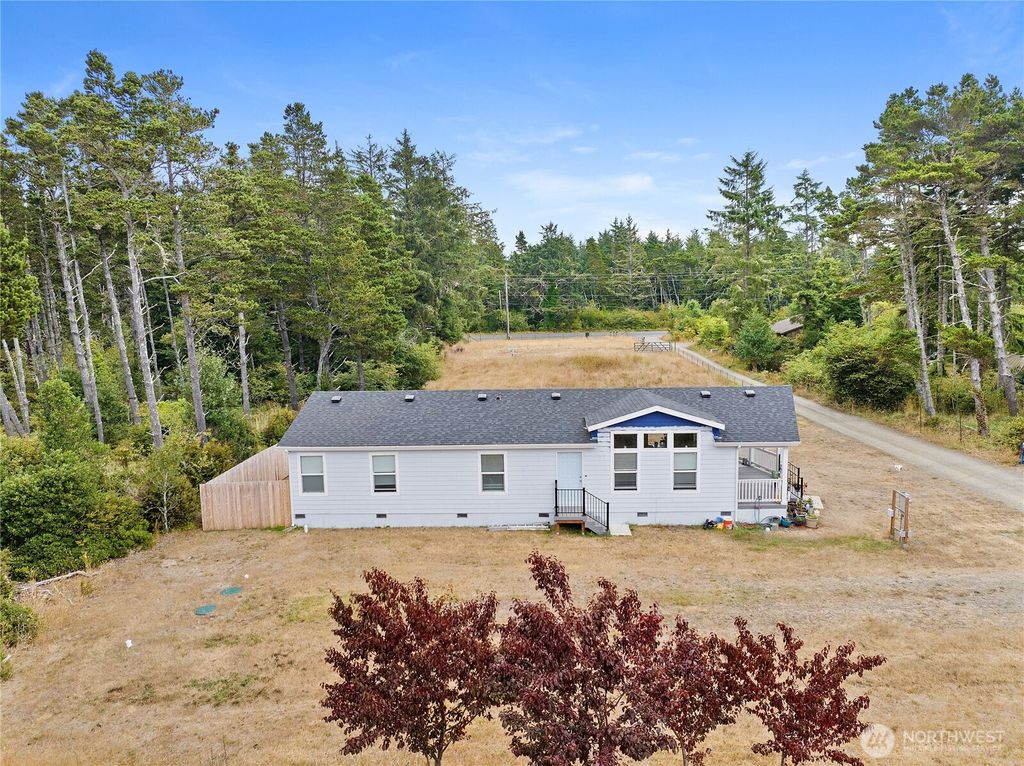 Photo of 1225 204th Lane, Ocean Park, WA 98640 (MLS # 2506415)