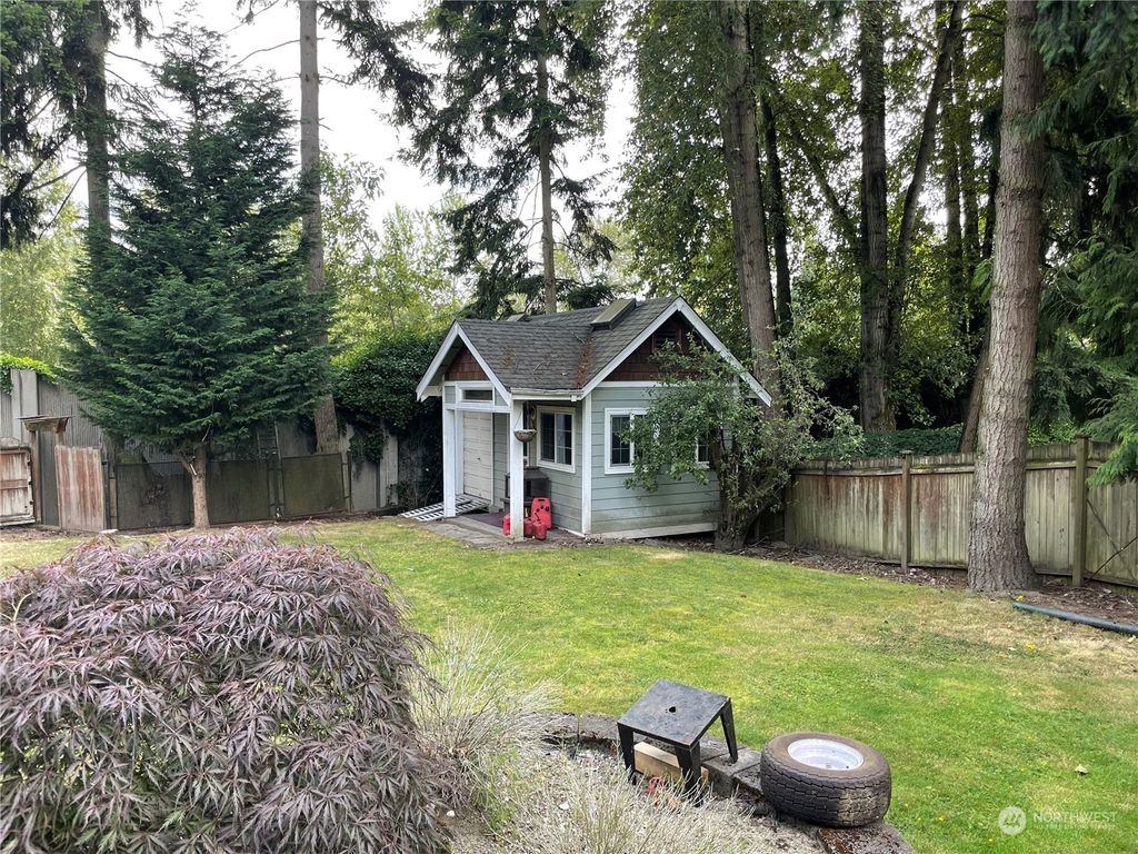 Photo of 5006 114th Avenue NE, Kirkland, WA 98033 (MLS # 2136095)