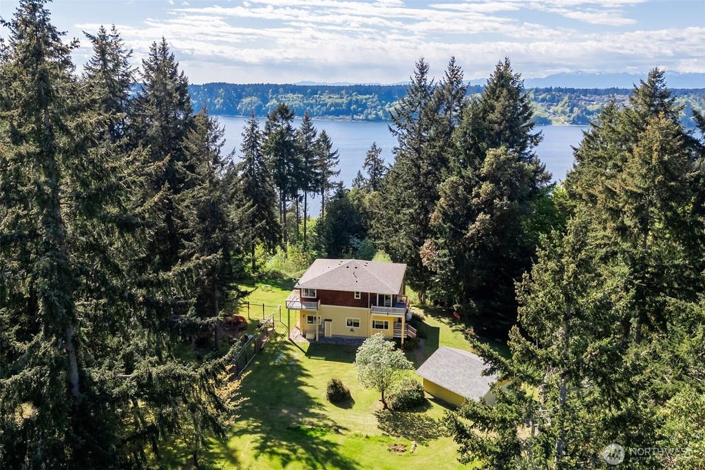 Photo of 28525 143rd Avenue SW, Vashon, WA 98070 (MLS # 2535544)