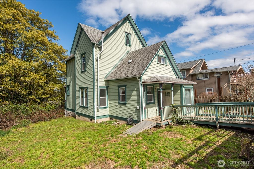 Photo of 318 W 8th Street, Port Angeles, WA 98362 (MLS # 2510073)