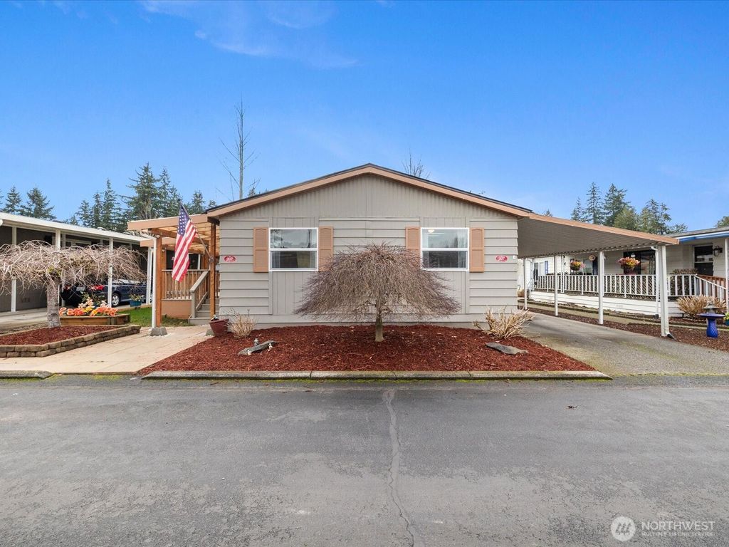 Photo of 620 112th Street SE #207, Everett, WA 98208 (MLS # 2461655)