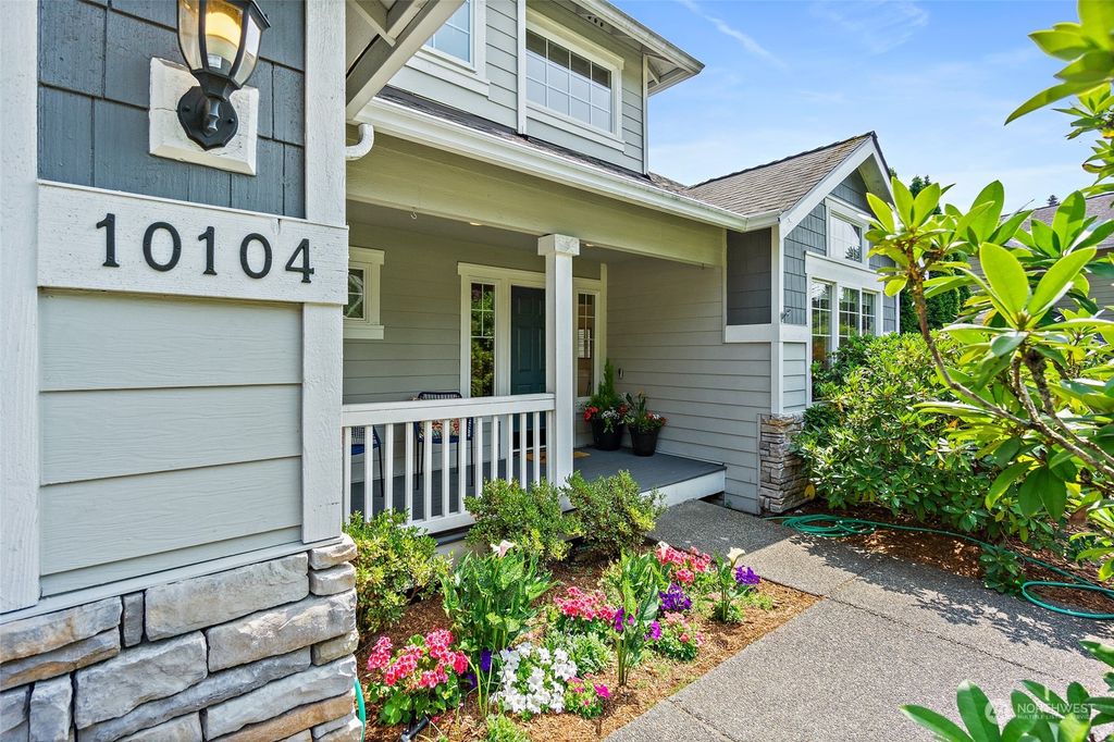 Photo of 10104 186th Court NE, Redmond, WA 98052 (MLS # 2077620)