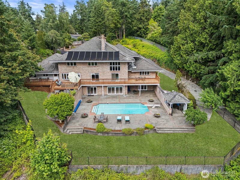 6718 76th Street W