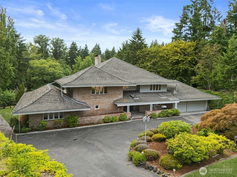 6718 76th Street W