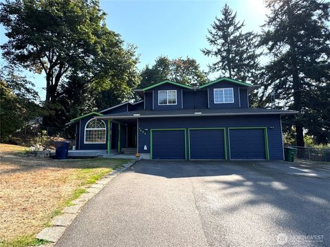 Photo of 1404 128th Street SW, Everett, WA 98204 (MLS # 2438654)
