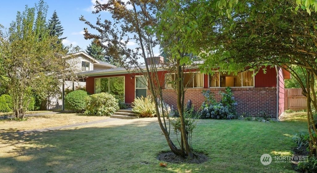 Photo of 5420 106th Avenue NE, Kirkland, WA 98033 (MLS # 2303020)