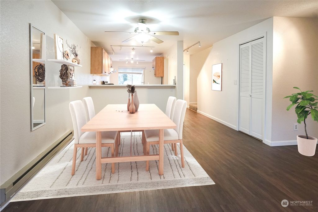 Photo of 280 Newport Way NW #B9, Issaquah, WA 98027 (MLS # 2315843)