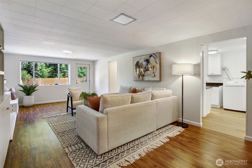 listing image 9364334147404914795