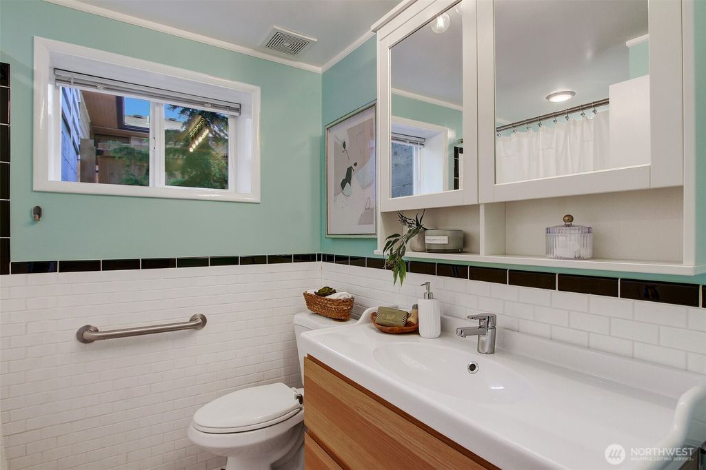 listing image 9360009688978832758