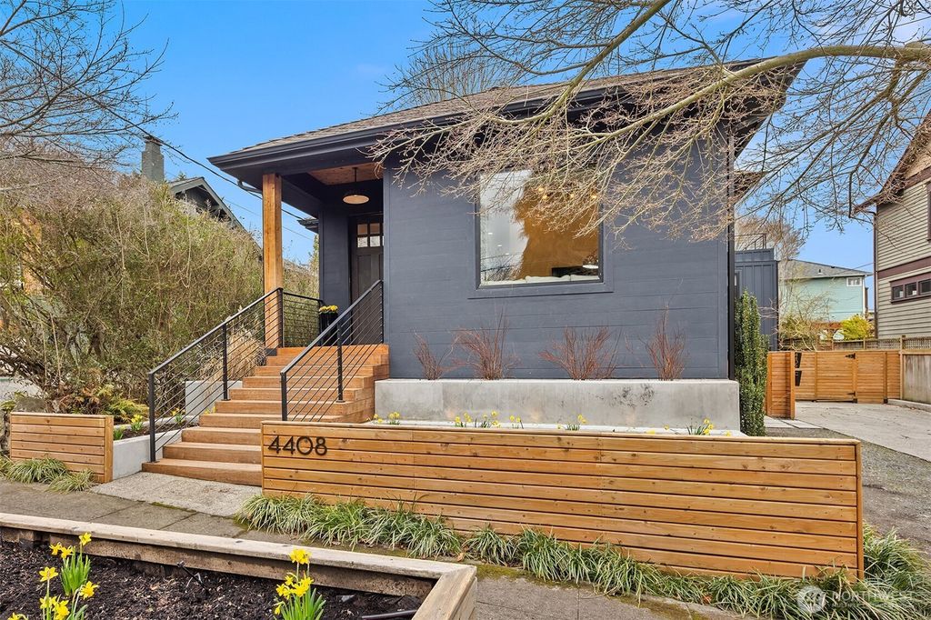 Photo of 4408 Thackeray Place NE, Seattle, WA 98105 (MLS # 2358523)
