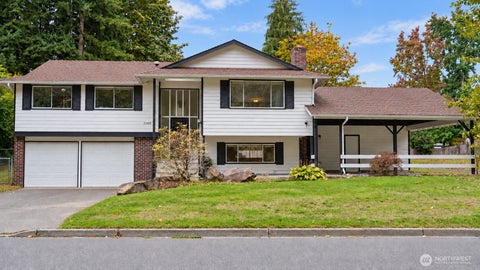 Photo of 21405 124th Avenue SE, Kent, WA 98031 (MLS # 2592619)