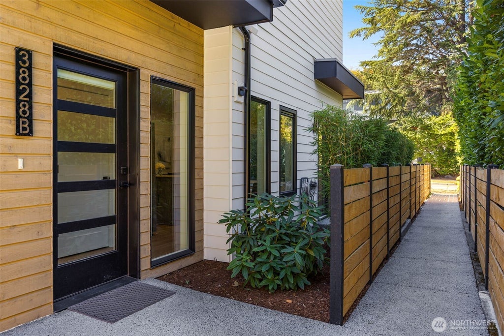 Photo of 3828 35th Avenue W #B, Seattle, WA 98199 (MLS # 2580068)