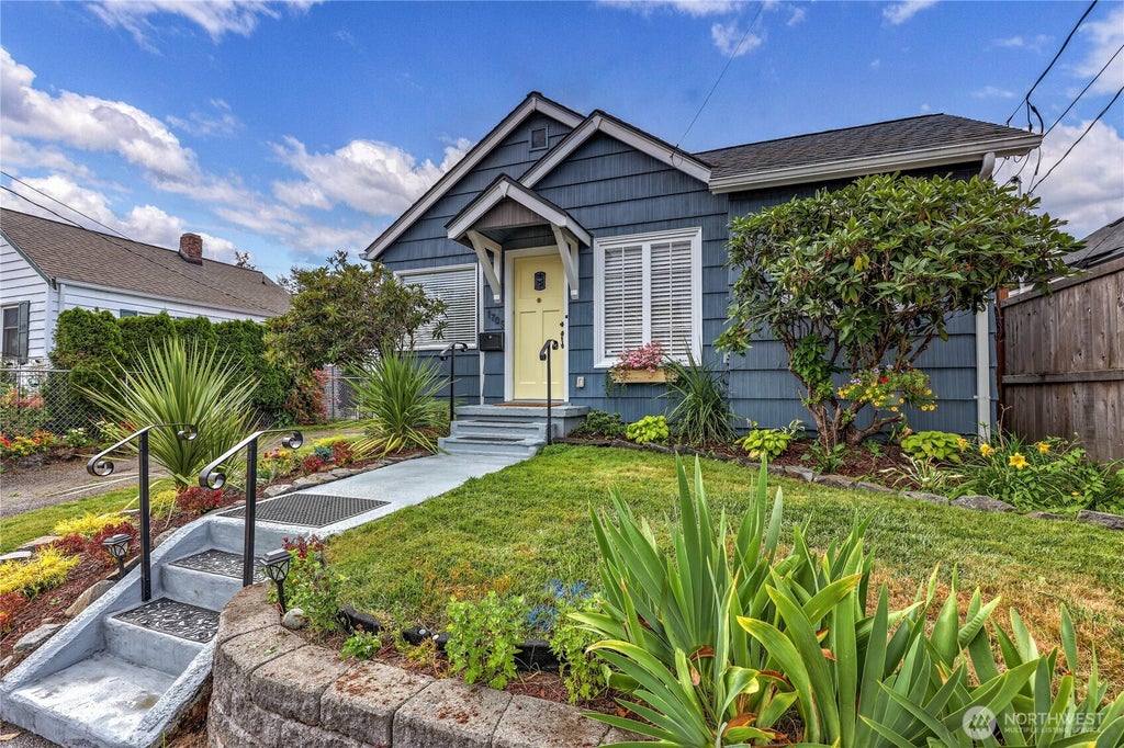 Photo of 1705 13th Street, Bremerton, WA 98337 (MLS # 2573523)