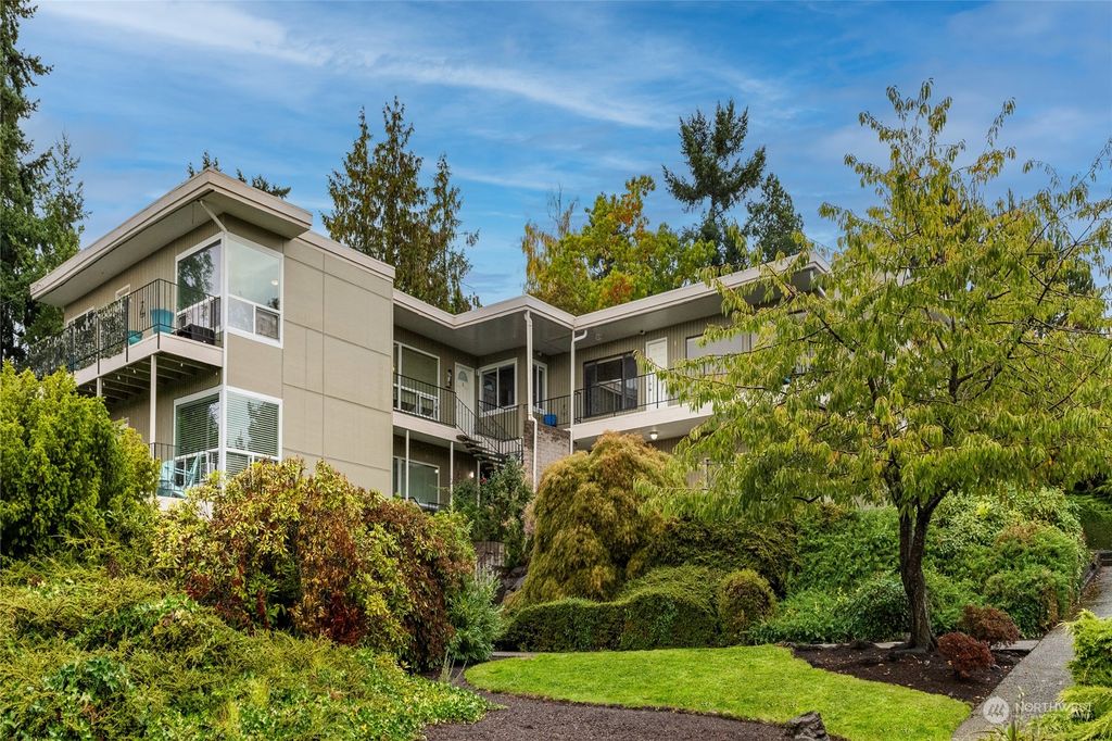 Photo of 6106 6112 SE 28th Street, Mercer Island, WA 98040 (MLS # 2264315)