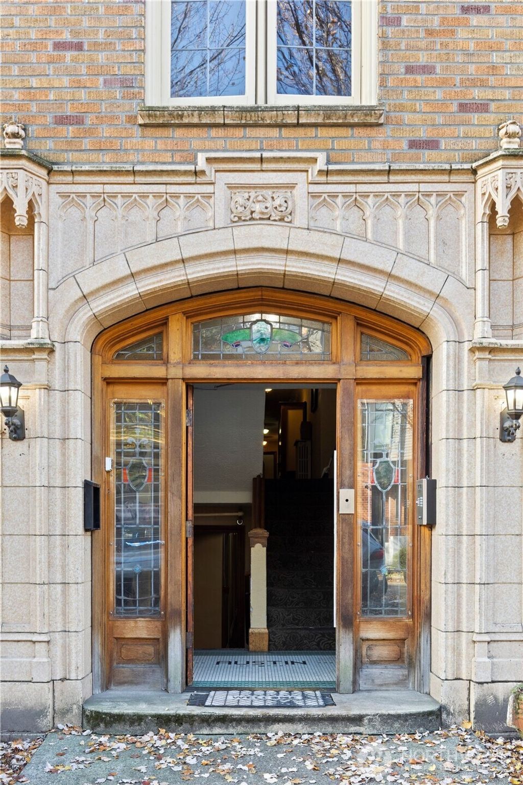 Photo of 409 10th Avenue E, Seattle, WA 98102 (MLS # 2458198)