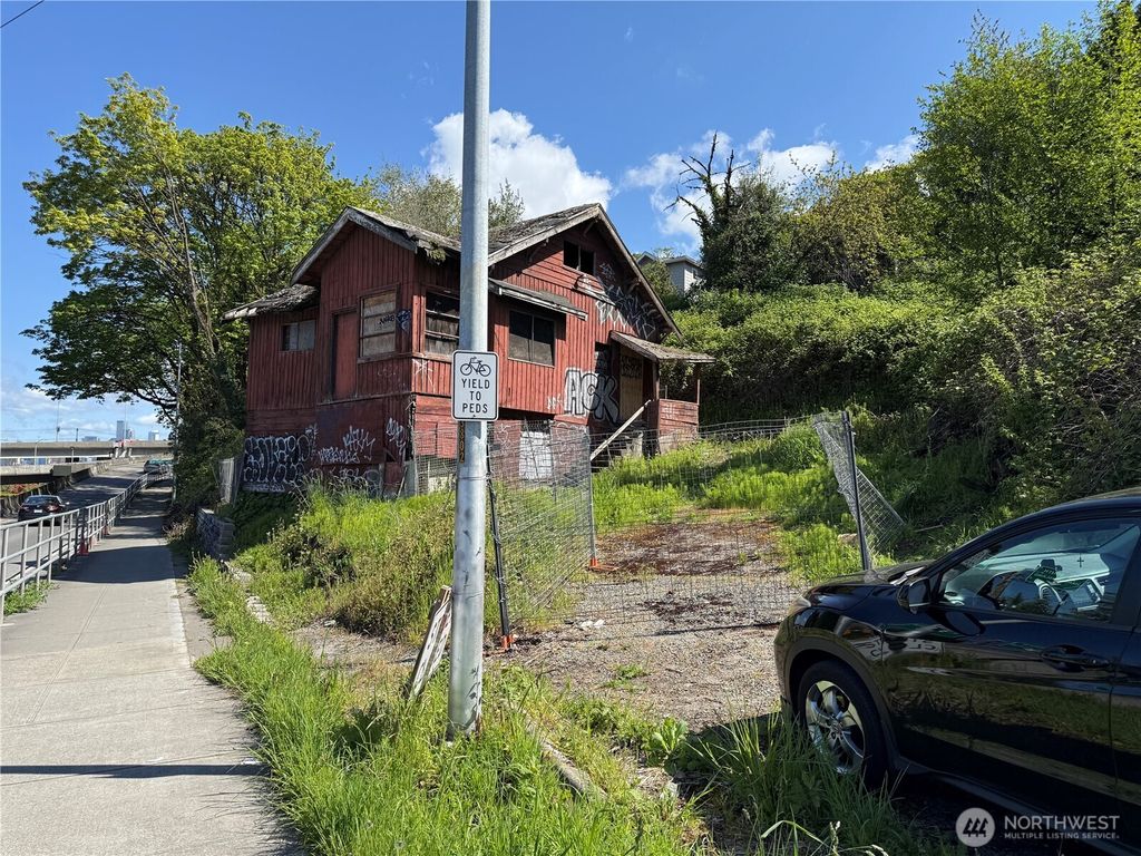 Photo of 3804 23rd Avenue SW, Seattle, WA 98106 (MLS # 2361800)