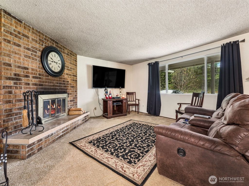 Photo of 19615 SE Auburn Black Diamond Road, Auburn, WA 98092 (MLS # 2366950)