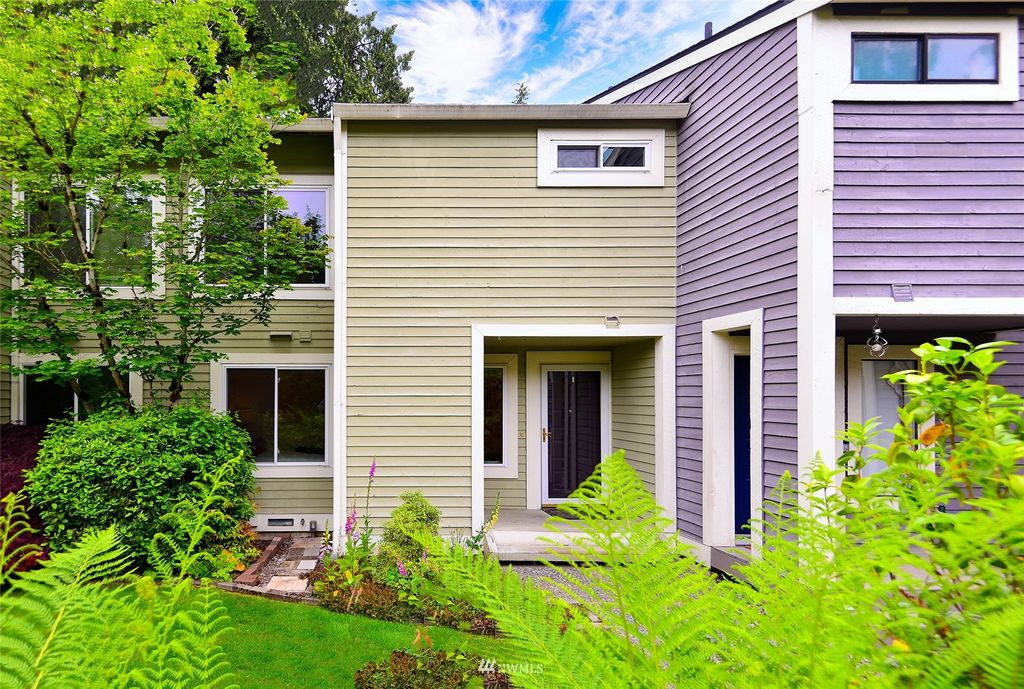 Photo of 11816 NE 105th Court, Kirkland, WA 98033 (MLS # 1945865)