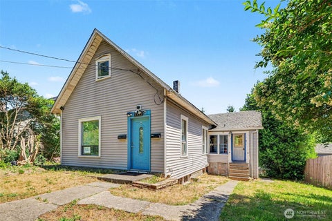 Photo of 140 S Cambrian Avenue, Bremerton, WA 98312 (MLS # 2545945)