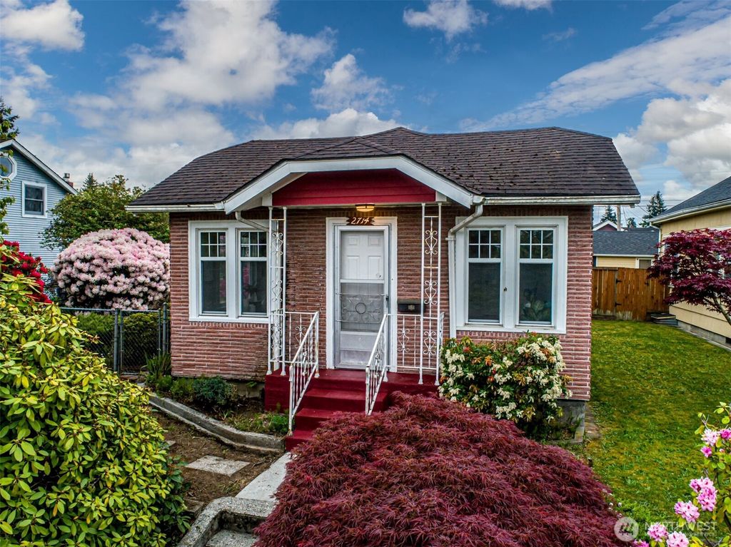 Photo of 2714 Victor Place, Everett, WA 98205 (MLS # 2372044)