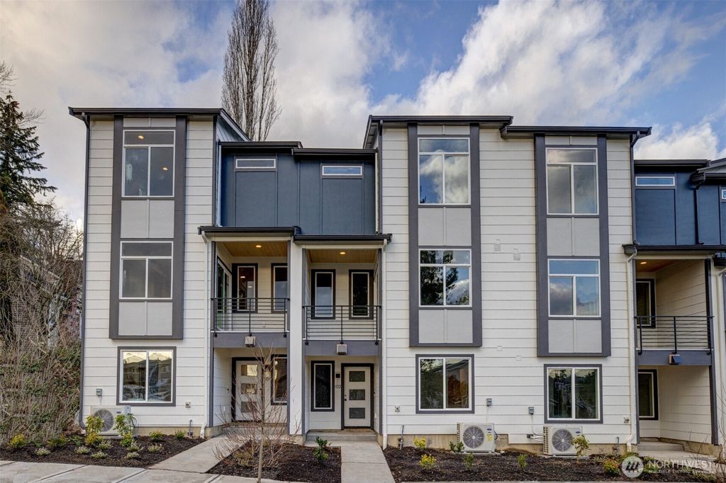 Photo of 6722 NE 187th Street #101, Kenmore, WA 98028 (MLS # 2401326)