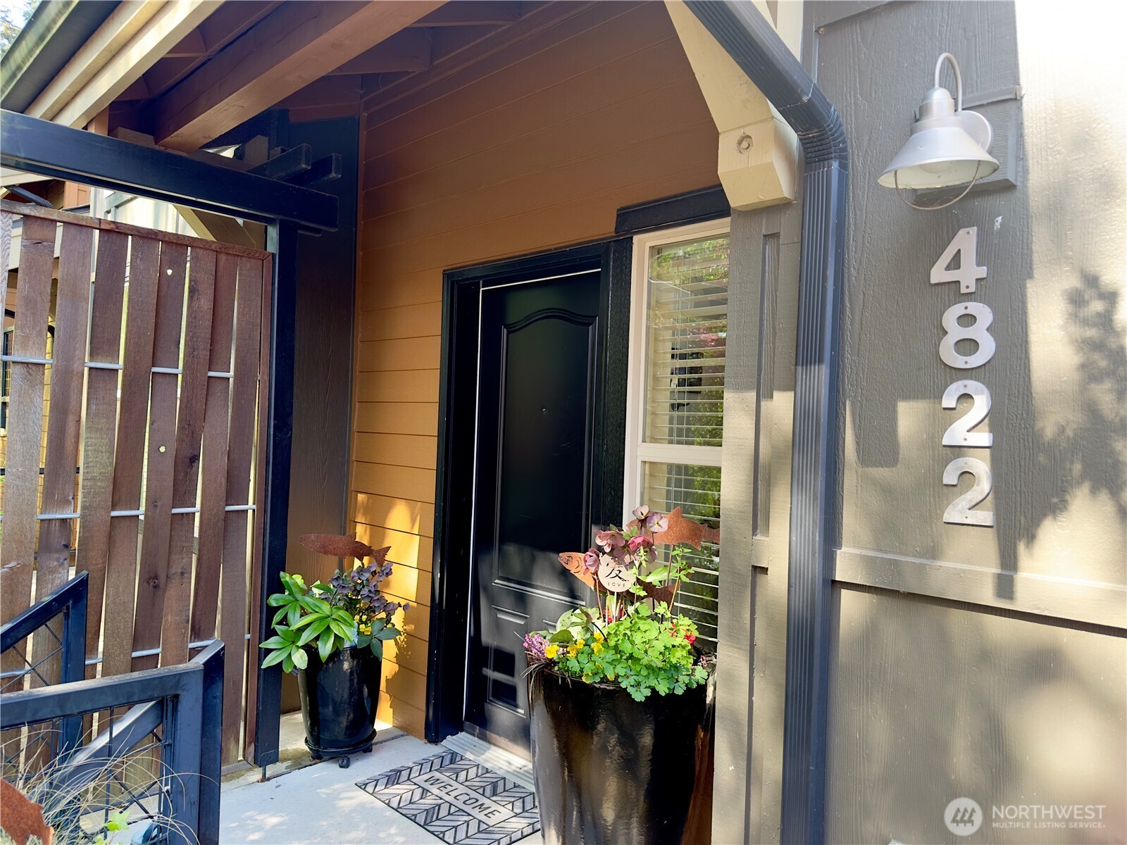 4822 Ellis Way