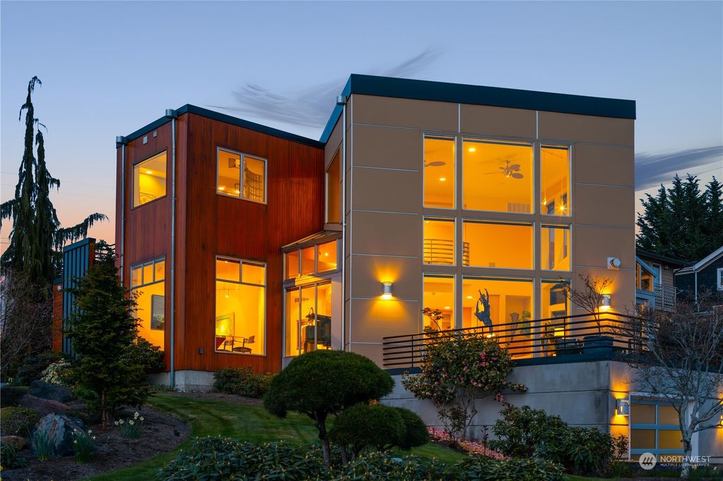 Photo of 443 11th Avenue W, Kirkland, WA 98003 (MLS # 2170852)