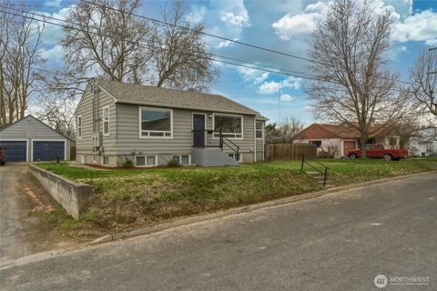 Photo of 15 SW 13th Street, College Place, WA 99324 (MLS # 2493914)