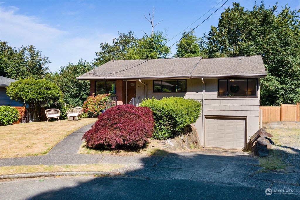 Photo of 11405 30th Place SW, Burien, WA 98146 (MLS # 2255615)