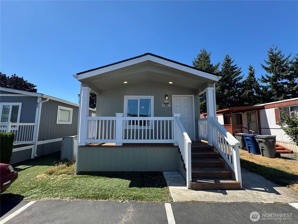 Photo of 210 37th Street SE #64, Auburn, WA 98002 (MLS # 2419342)
