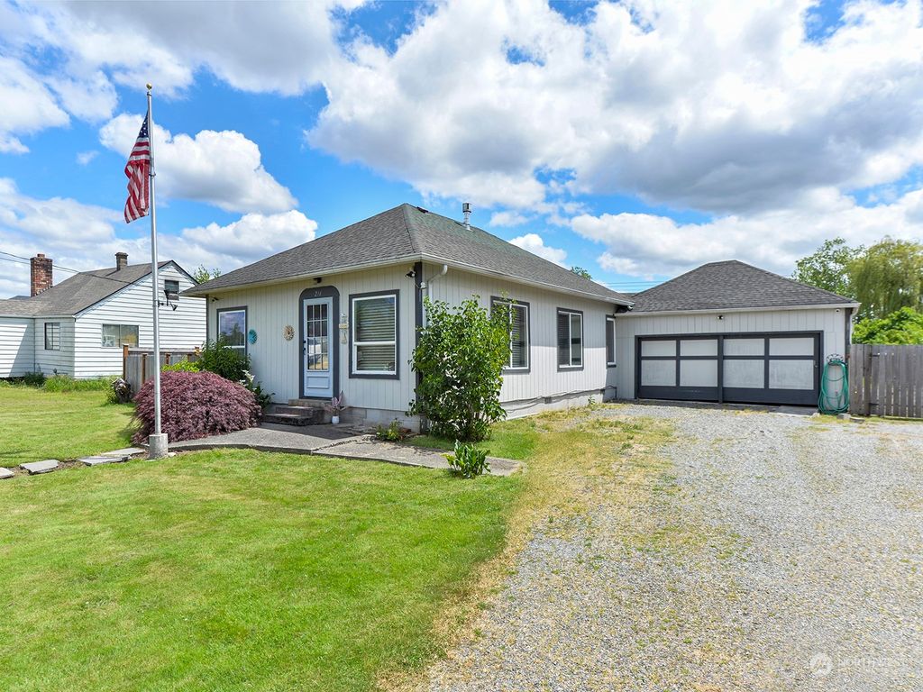 Photo of 216 Seattle Boulevard S, Algona, WA 98001 (MLS # 2249621)