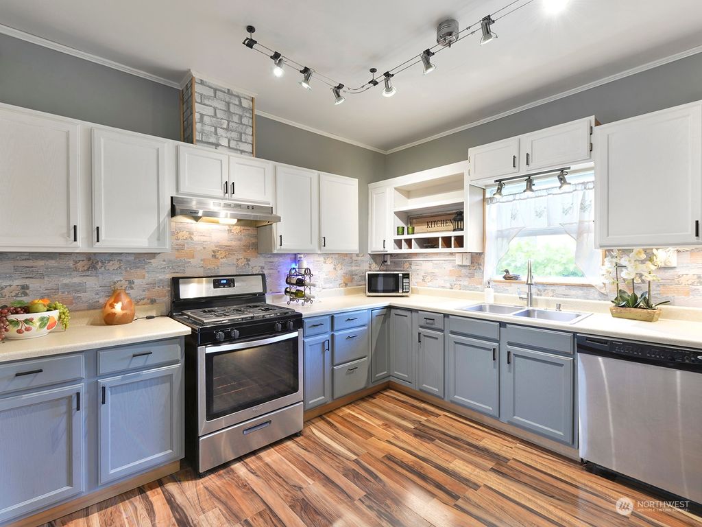 Photo of 216 Seattle Boulevard S, Algona, WA 98001 (MLS # 2249621)