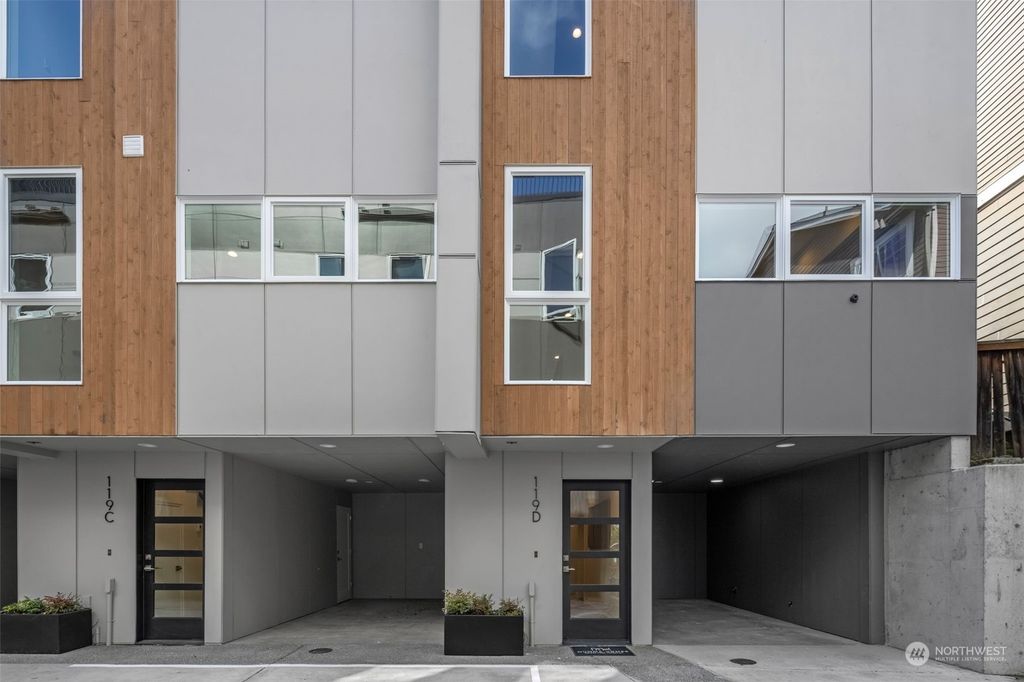 Photo of 119 26th Avenue E #C, Seattle, WA 98112 (MLS # 2244621)