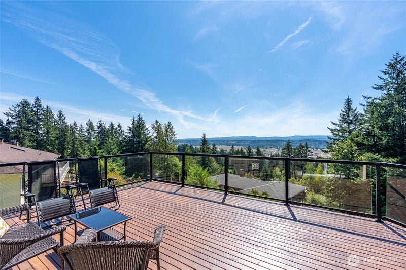 403 SE Crestview Drive