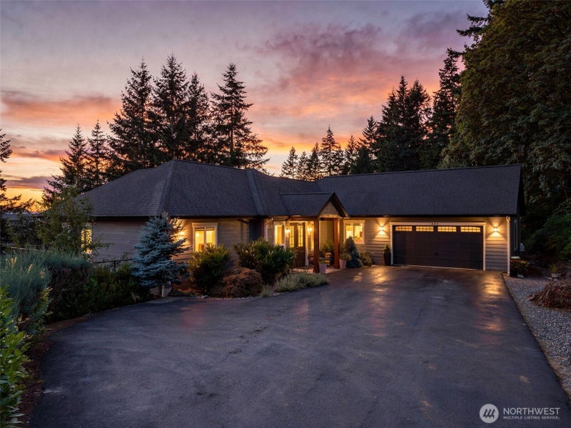 403 SE Crestview Drive