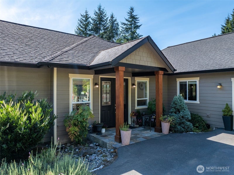 403 SE Crestview Drive