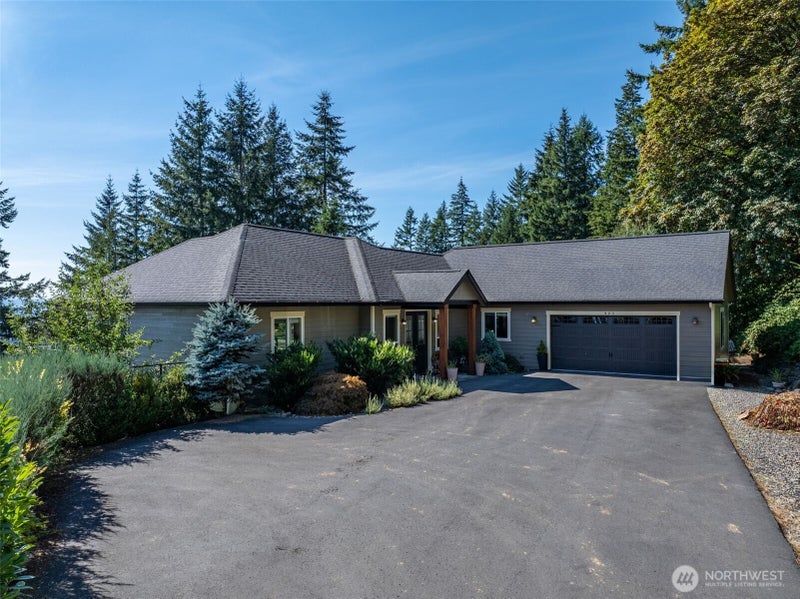 403 SE Crestview Drive