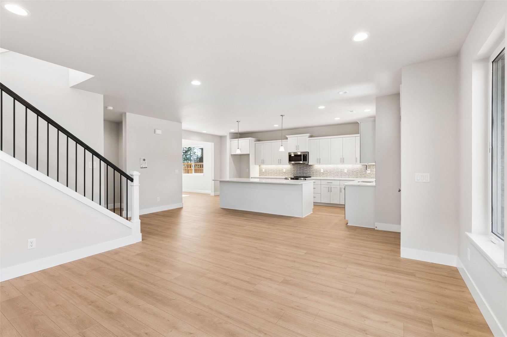 14527 204th Avenue E 905