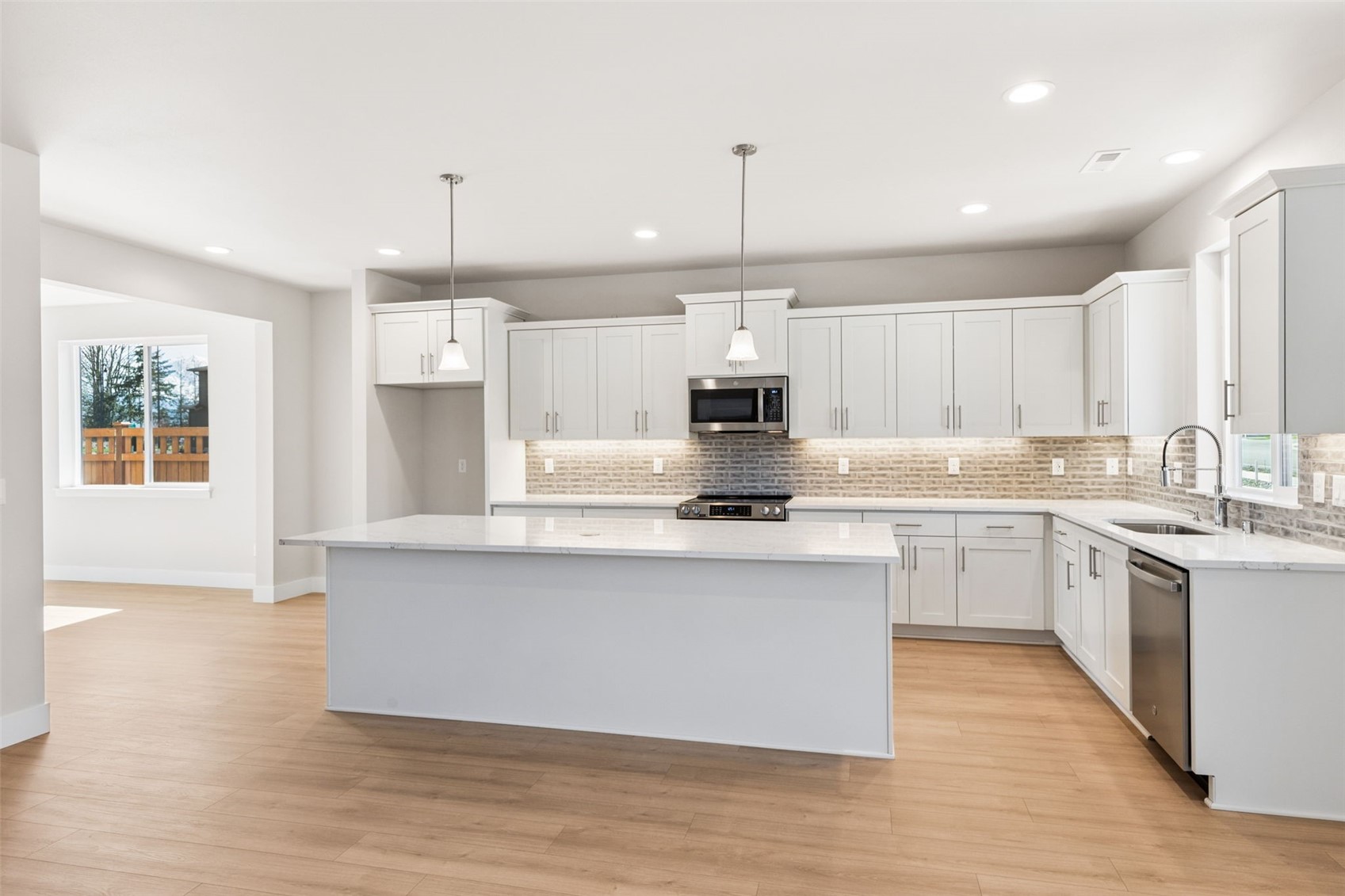 14527 204th Avenue E 905