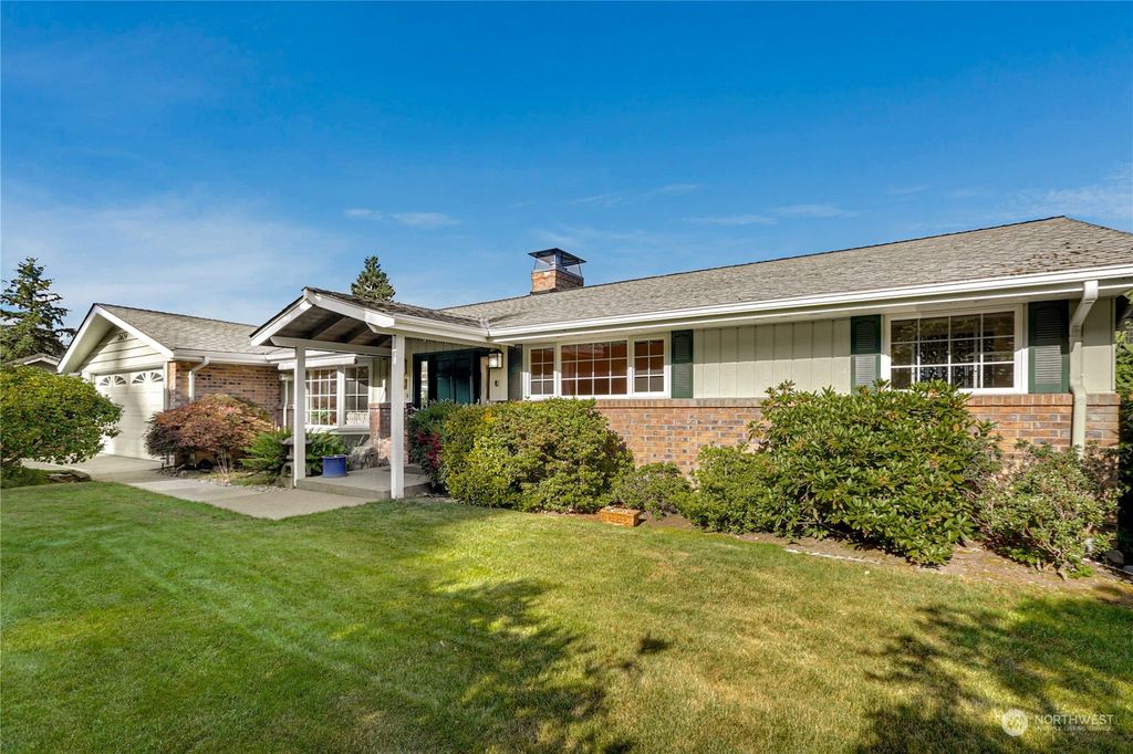 Photo of 2624 169th Avenue SE, Bellevue, WA 98008 (MLS # 2127148)