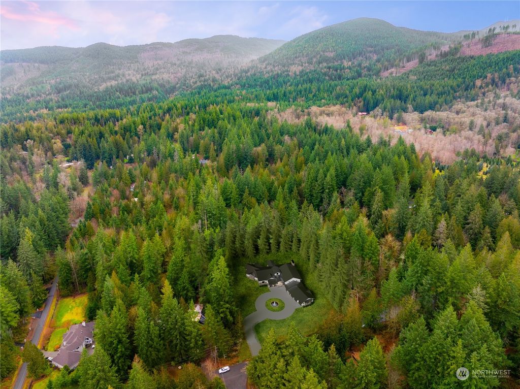 Photo of 26 xxx SE 152nd Street, Issaquah, WA 98025 (MLS # 2245201)