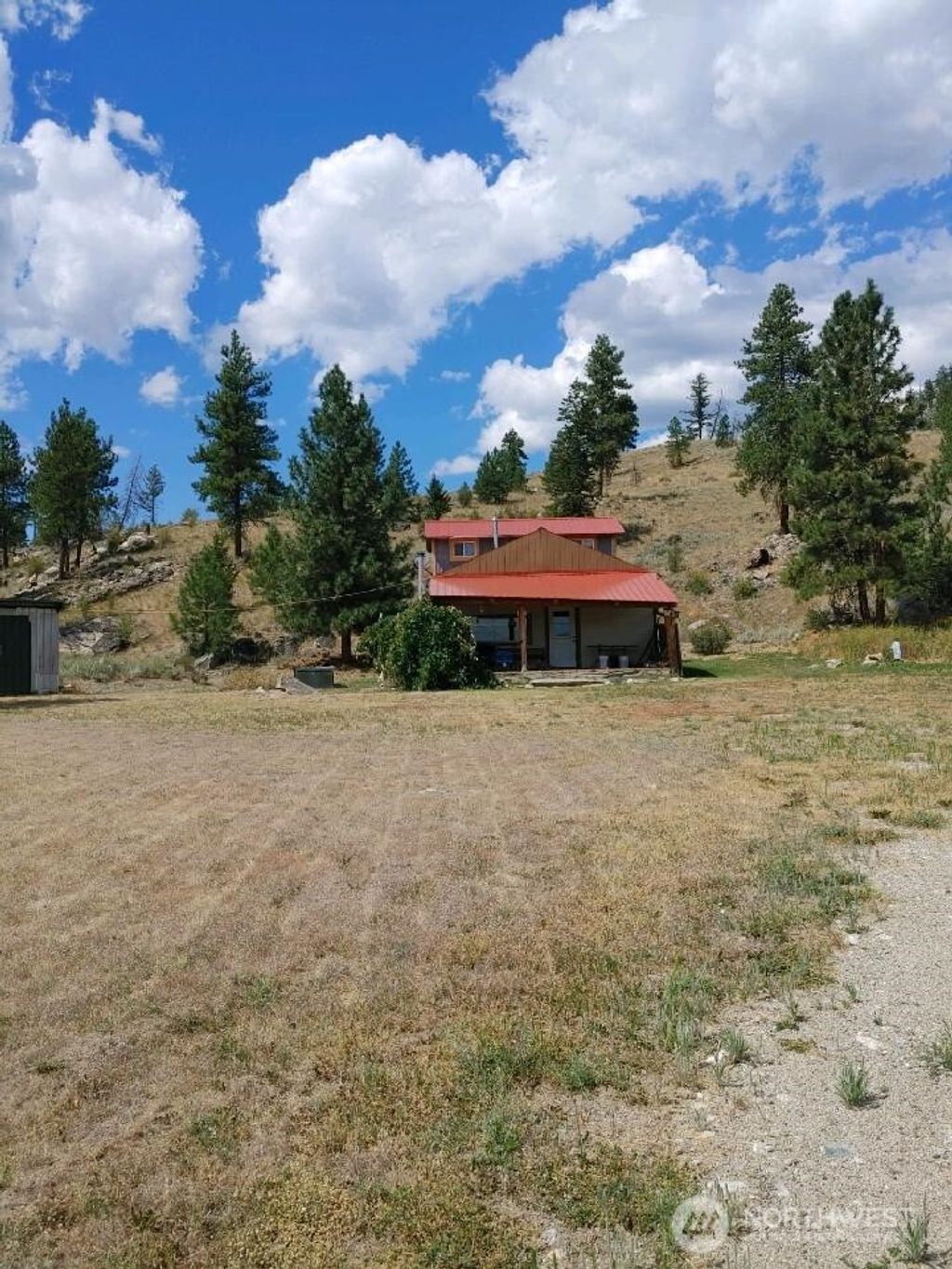 Photo of 83 E Cayuse Mountain Road, Tonasket, WA 98855 (MLS # 2482930)