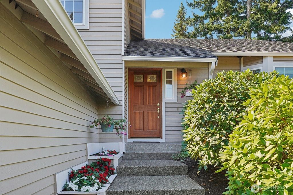 Photo of 2229 Ilwaco Avenue NE, Renton, WA 98059 (MLS # 2437063)