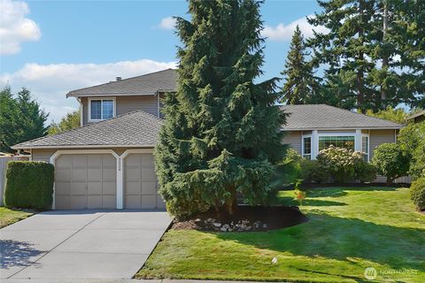 Photo of 2229 Ilwaco Avenue NE, Renton, WA 98059 (MLS # 2437063)