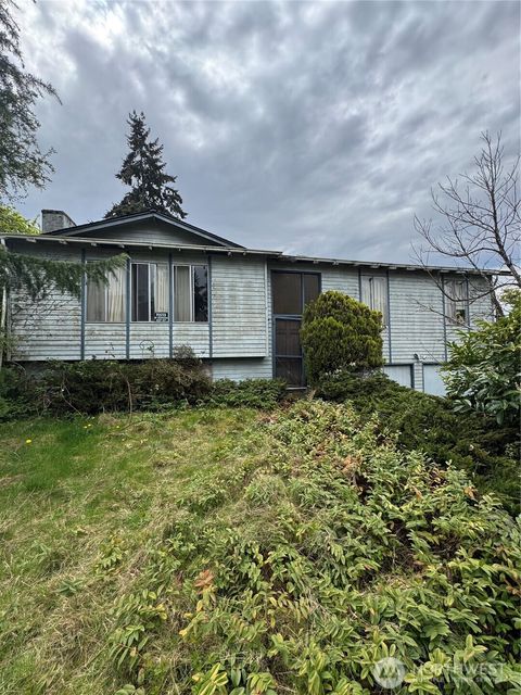 Photo of 2211 S 283rd Street, Federal Way, WA 98003 (MLS # 2516180)