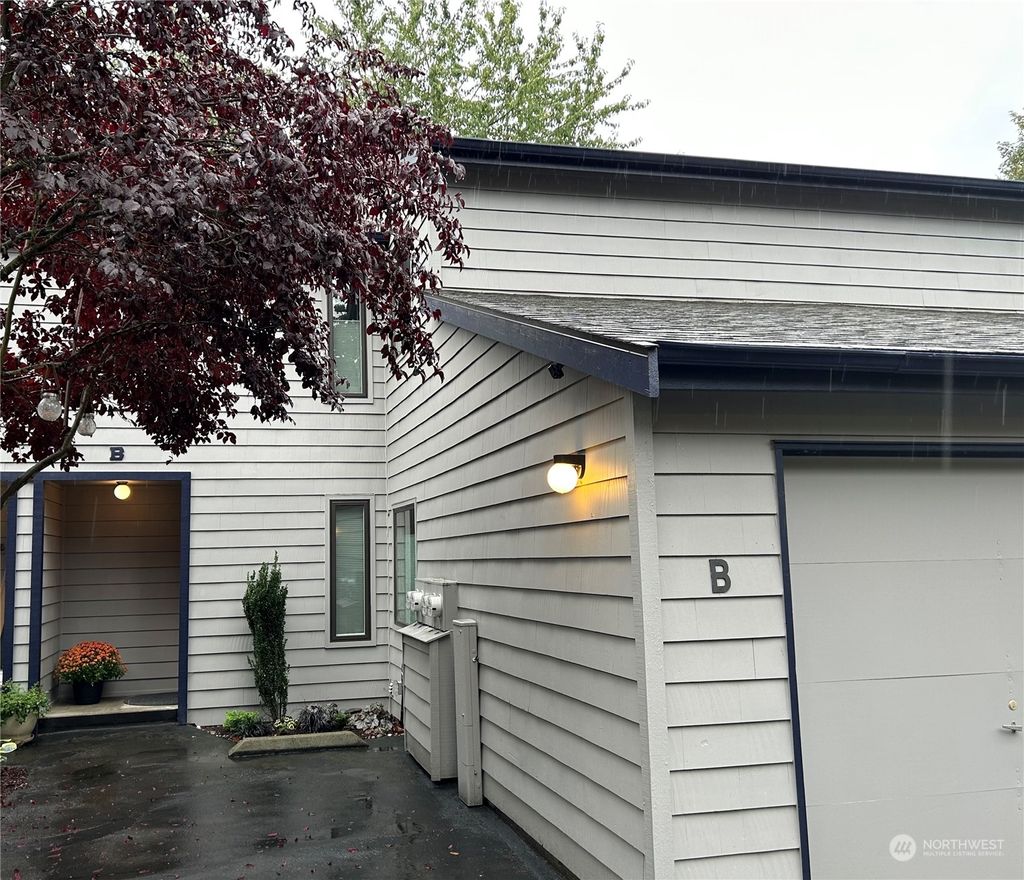 Photo of 15628 8th Avenue SW, Burien, WA 98166 (MLS # 2165256)