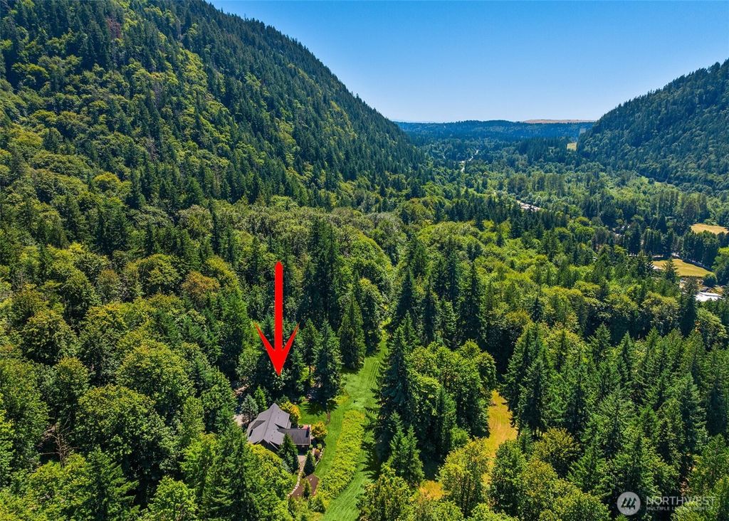 Photo of 24211 SE 106th Place, Issaquah, WA 98027 (MLS # 2415757)