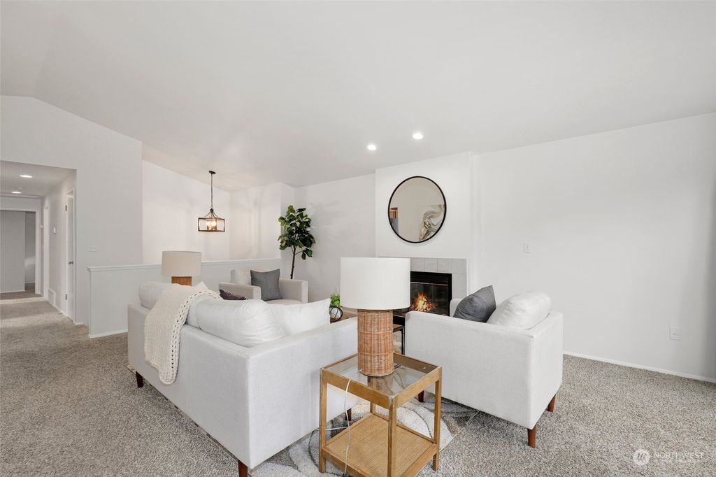 Photo of 11712 Roosevelt Way NE, Seattle, WA 98125 (MLS # 2023659)
